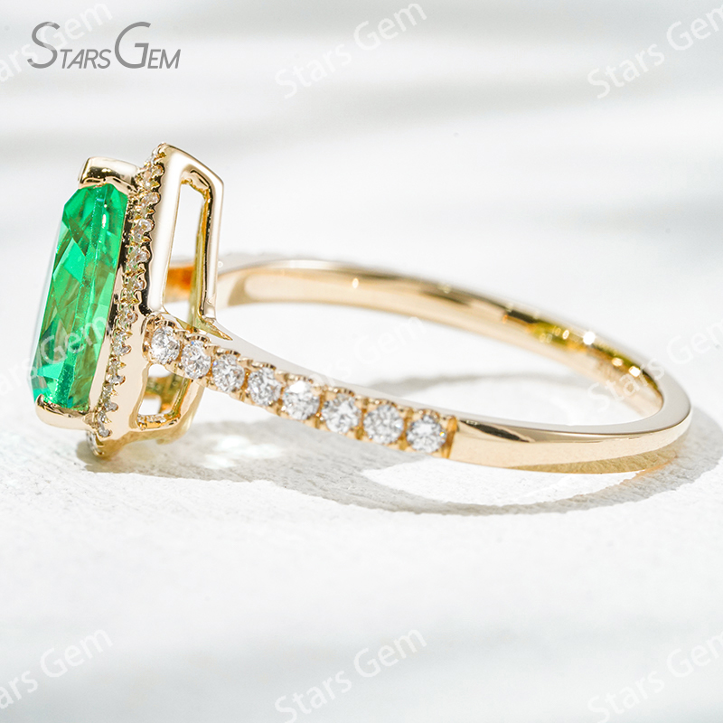 7×10​mm Pear Cut Lab Grown Emerald 18K Yellow Gold Halo Engagement Ring