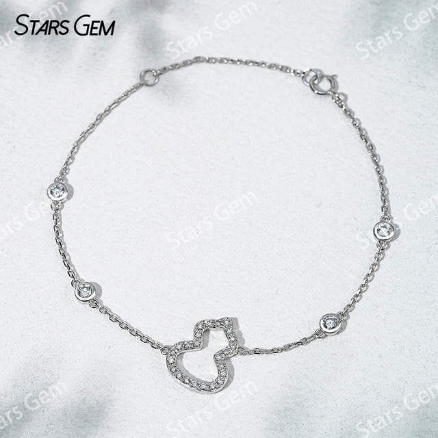 1.4mm & 2.8mm Round Brilliant Cut Lab Grown Diamond Gourd Shape 18K Gold Diamond Bracelet