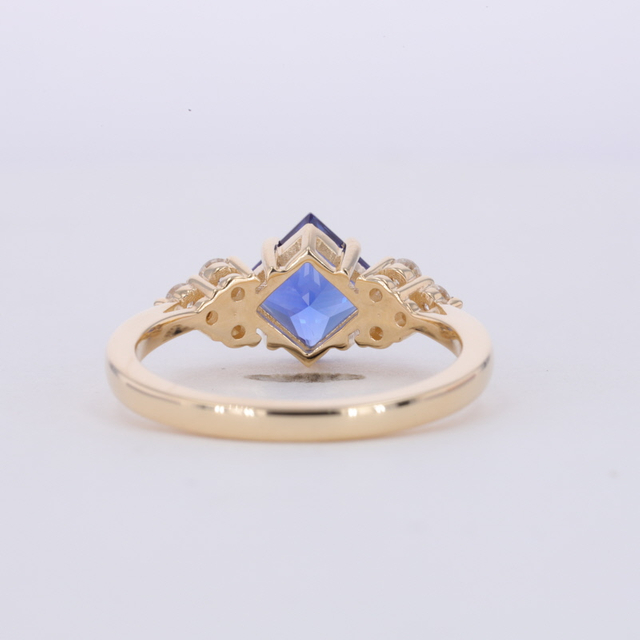 18K Yellow Gold 6*6mm Princess Cut Blue Gemstone Lab Sapphire Engagement Ring