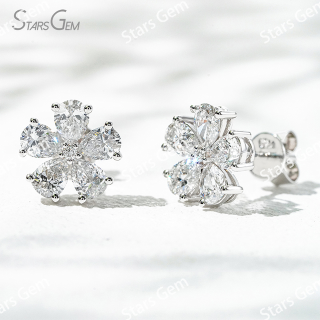 3×4mm Pear Cut Lab Grown Diamond Petals Shape Design 18K Gold Diamond Stud Earrings