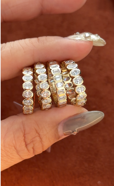 Oval 3.5x2.5mm Lab Grown Diamond Moissanite 10k 14k 18k Stackable Wedding Band Ring