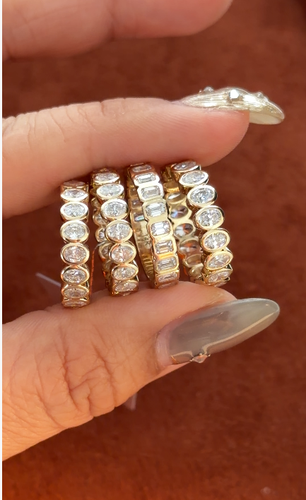 Oval 3.5x2.5mm Lab Grown Diamond Moissanite 10k 14k 18k Stackable Wedding Band Ring