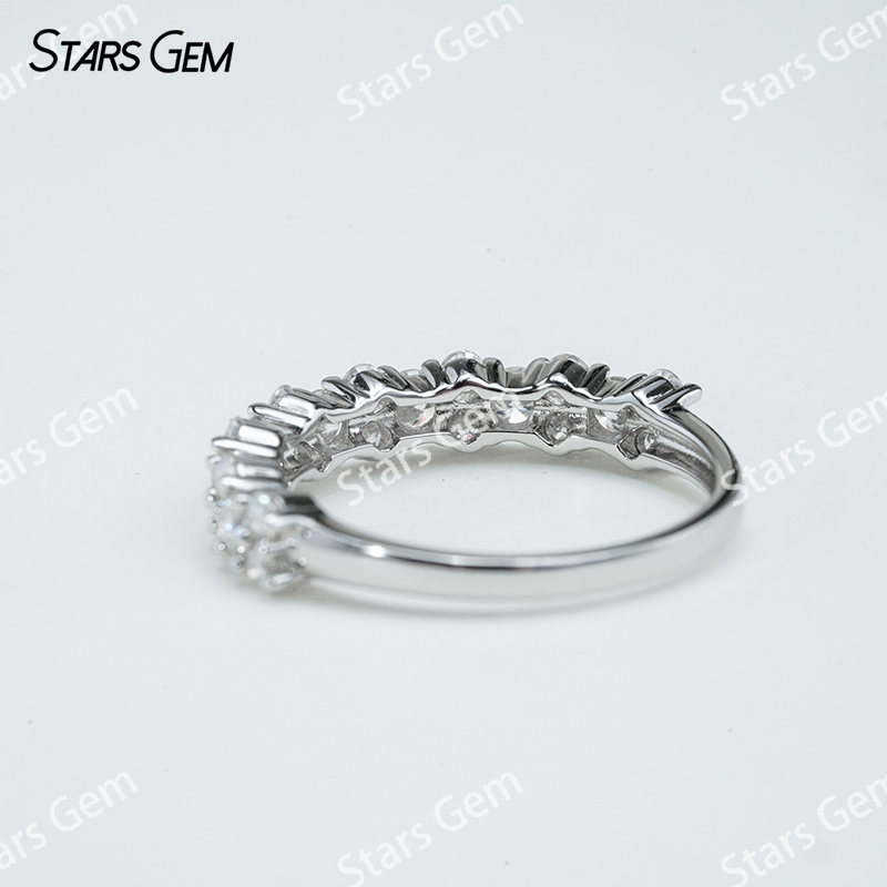 1.9mm & 2.6mm Round Brilliant Cut Moissanite S925 Sterling Silver Diamond Ring