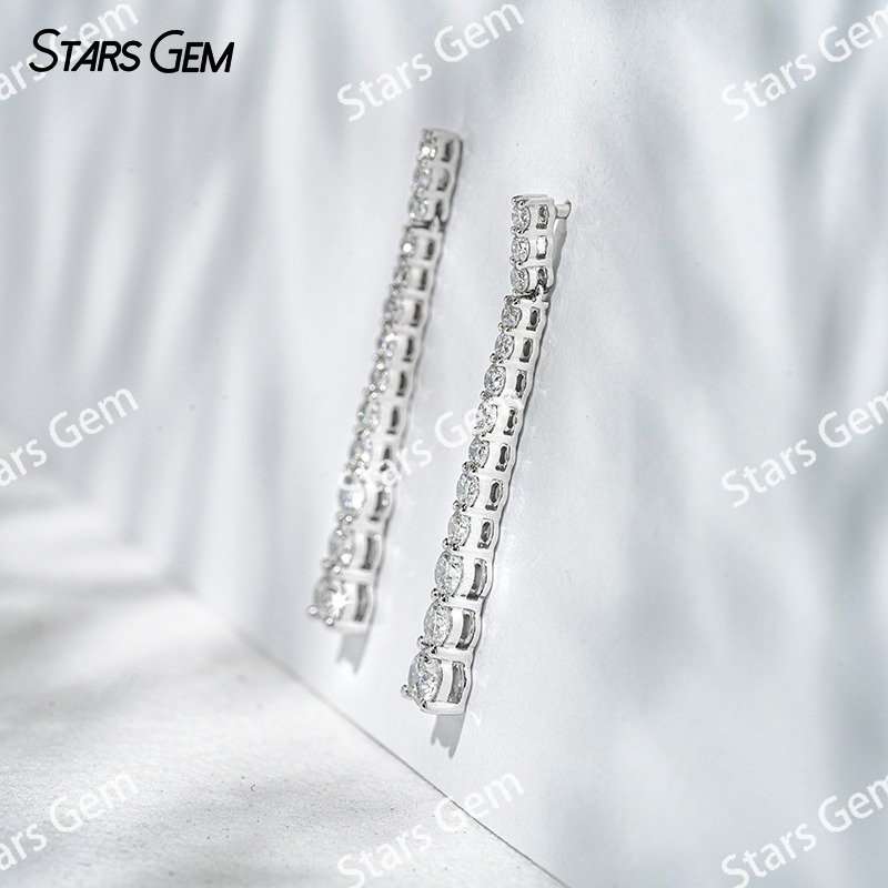 2.7mm Round Brilliant Cut Lab Grown Diamond 18K White Gold Diamond Earrings