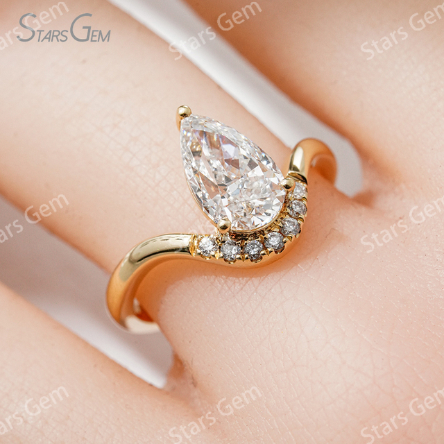 6.19×10.43​mm Pear Cut Lab Grown Diamond With Side Diamond 18K Yellow Gold Engagement Ring