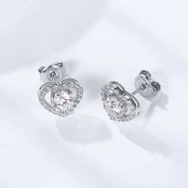 S925 Sterling Silver Heart Shape Round Brilliant Cut Moissanite Diamond Stud Earrings