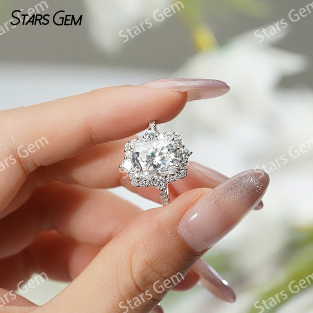 8×10mm Radiant Cut Moissanite S925 Sterling Silver Halo Engagement Ring