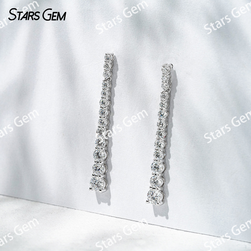 2.7mm Round Brilliant Cut Lab Grown Diamond 18K White Gold Diamond Earrings