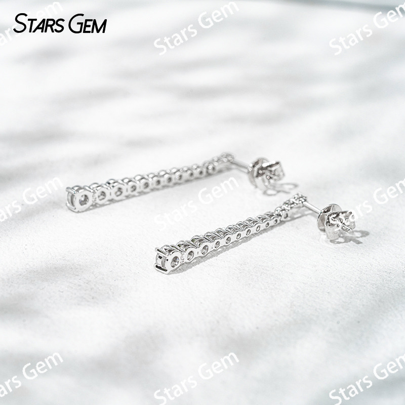 2.7mm Round Brilliant Cut Lab Grown Diamond 18K White Gold Diamond Earrings